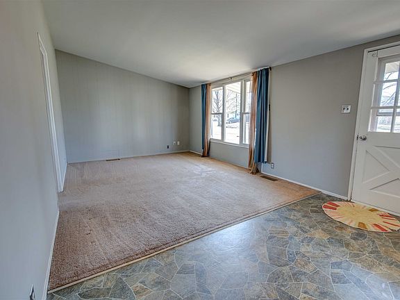 2nd image of 1322 Browne Ln