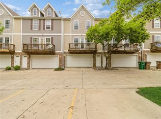 6340 Little Leaf Ln, Pleasant Hill, IA 50327