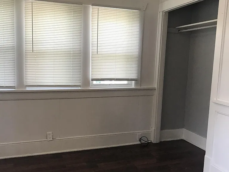2835 Center St — Photo 8