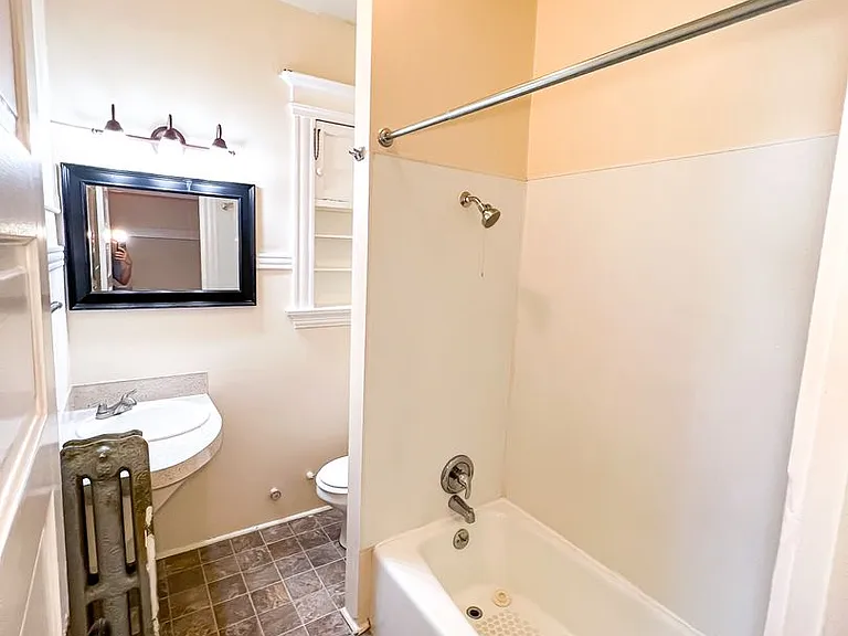 Bancroft Apartments — Photo 11