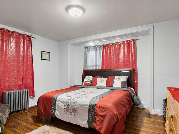 4th image of 604 Tompkins Ave #16D