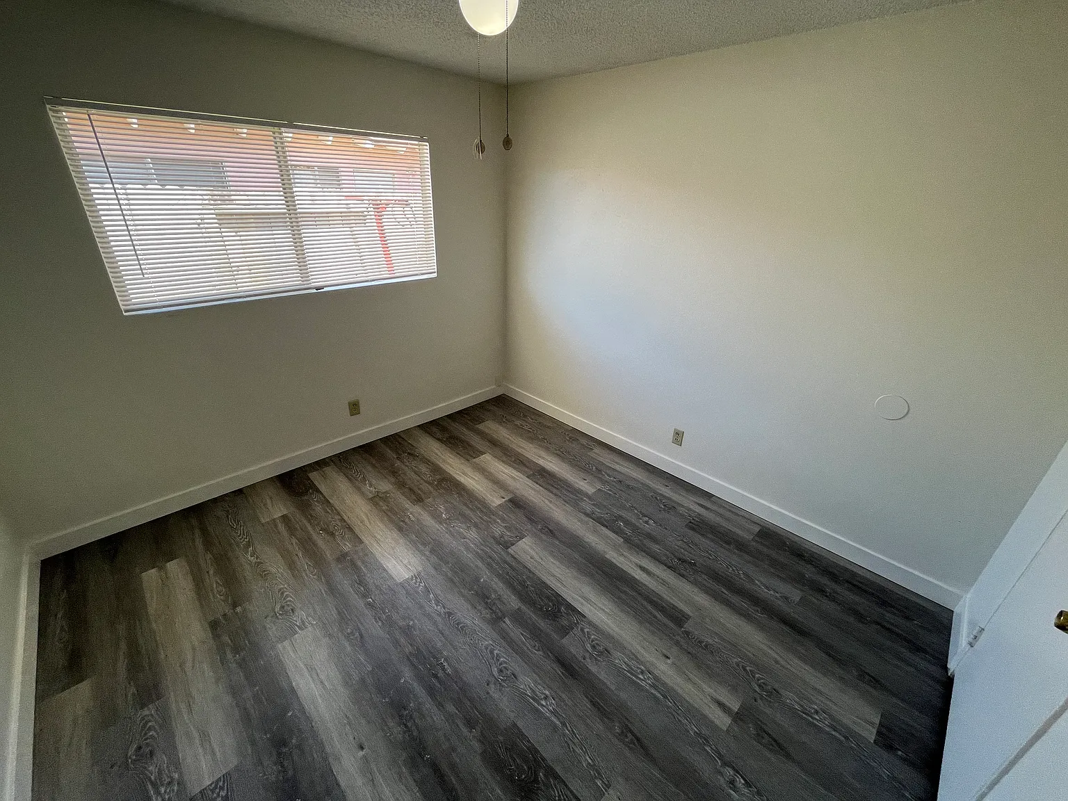 3 bed, 768 sqft, $2,000 — Photo 4