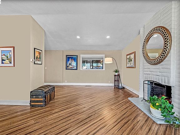5th image of 28016 Whitestone Ct