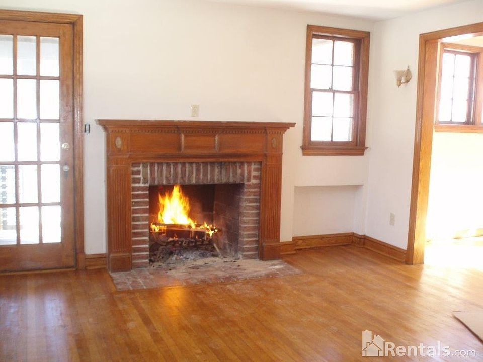 2nd image of 2200 Forest Glen Rd