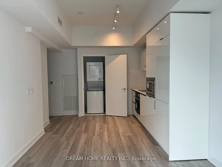 238 Simcoe St #1807 — Photo 5