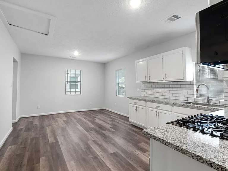 7307 Avenue H #B — Photo 7
