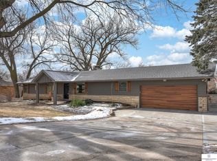 1114 S 96th St, Omaha, NE 68124