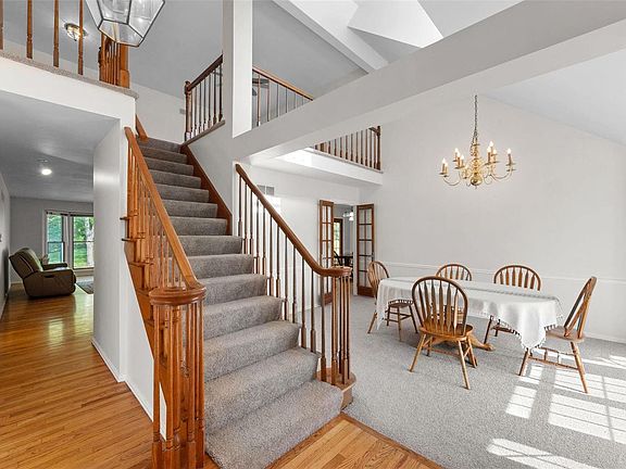 5th image of 16740 Stanford Place Dr