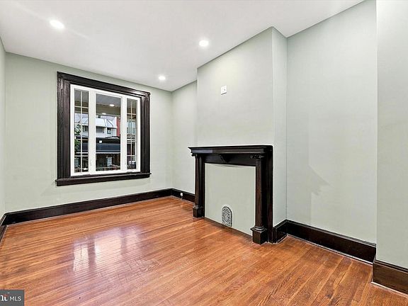 3rd image of 5015 Ludlow St