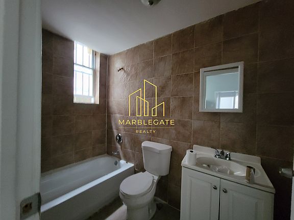 3rd image of 310 14th Ave #1E