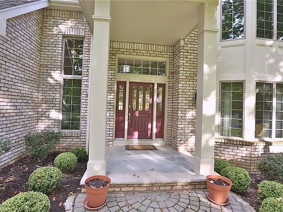 2nd image of 6 Cathedral Oaks