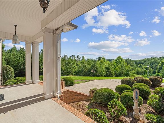 5th image of 262 Pinnacle Pointe Dr