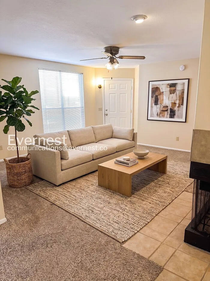 2 bed, 2.0 bath, 1056 sqft, $1,360 — Photo 2