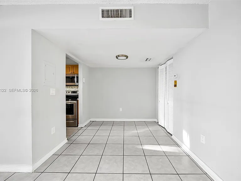 2011 Bay Dr #12 — Photo 6