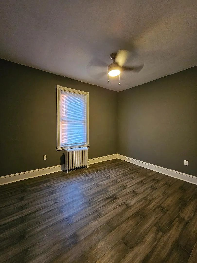 Unit Photo - 869 N 41st St #3
