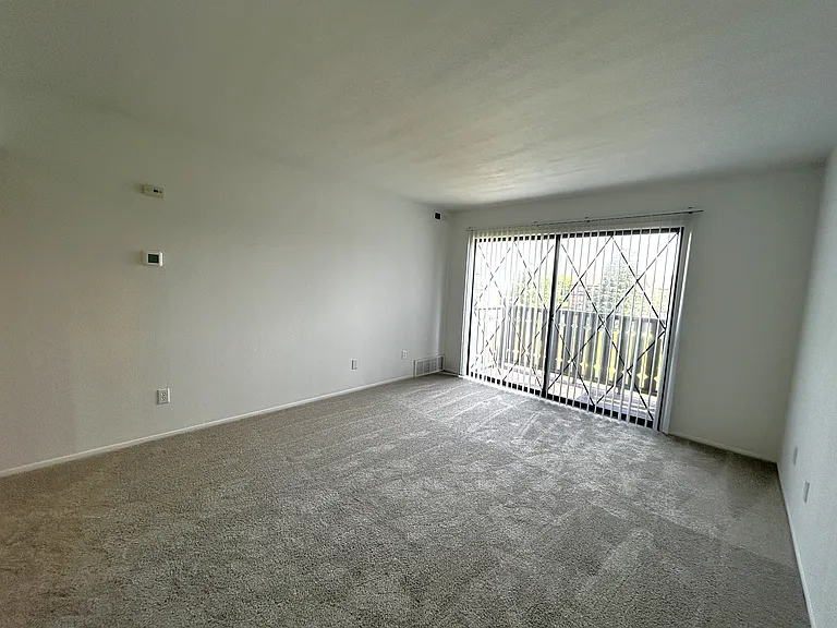 Charter Oaks Apartments — Photo 90