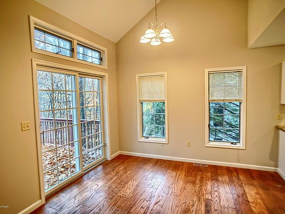 5th image of 520 Eagle Dr
