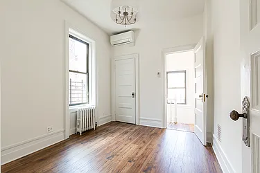 Rented by Dixon Advisory USA Inc.