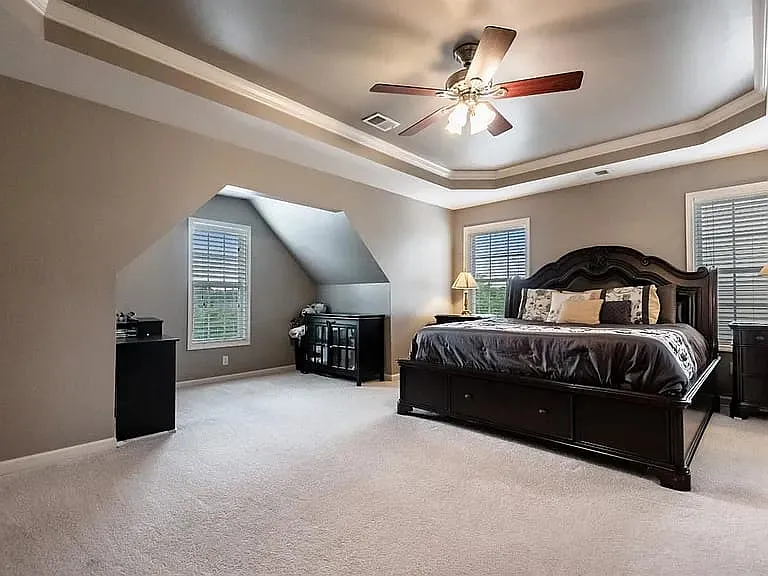 4332 Rivard Ln — Photo 10