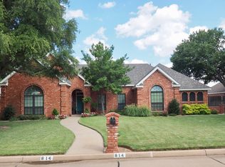 814 Arapaho Dr, Burkburnett, TX 76354