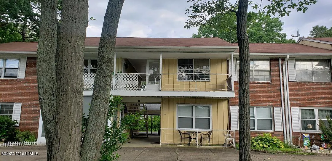 20F Buckingham Drive photo 1