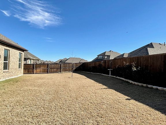 5th image of 5831 Melville Ln