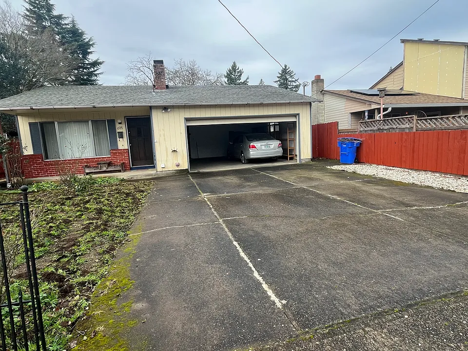 6535 SE 57th Ave