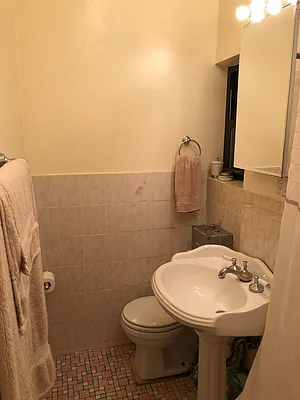 Rented by Manhattan Best Realty, Inc. | media 19