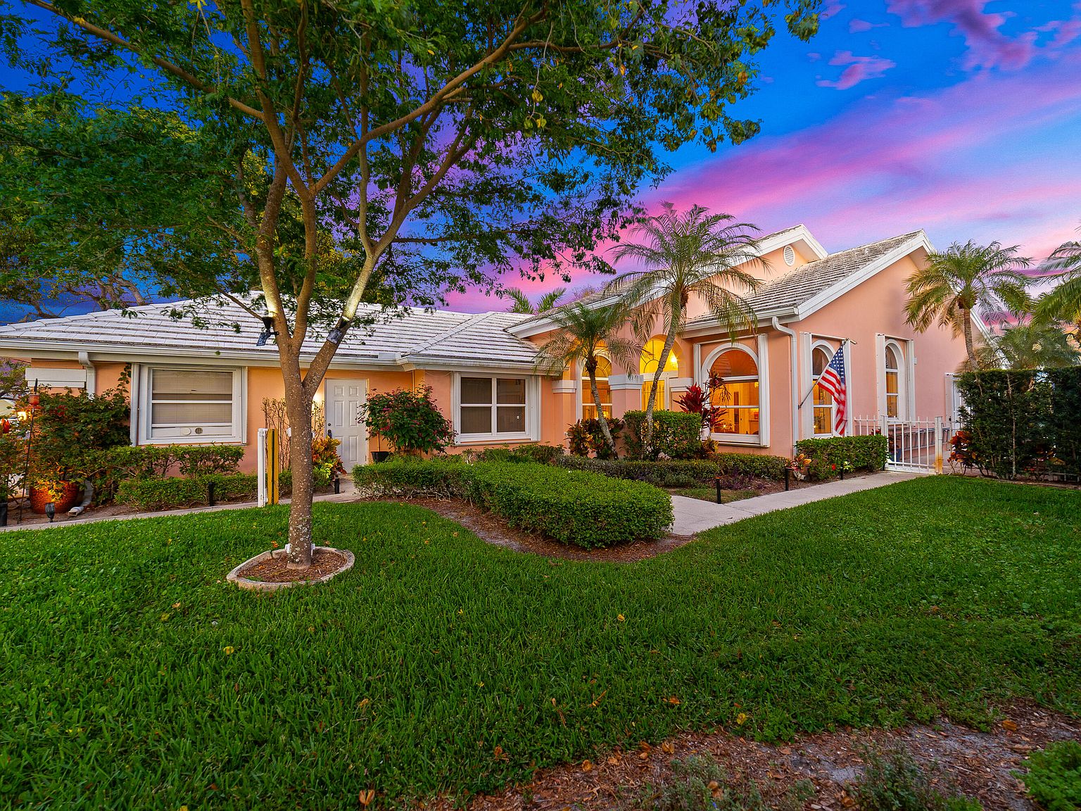 2370 Saratoga Bay Drive