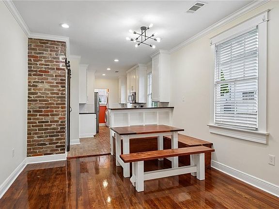 5th image of 3122 Dante St