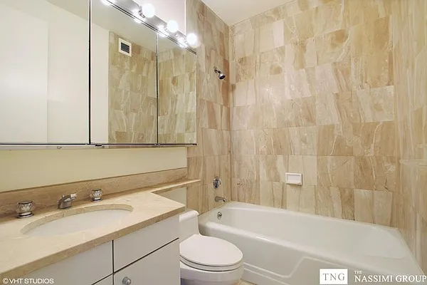 Sold by TNG Nassimi Realty | media 10