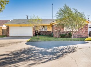 1715 Sunset Ave, Dumas, TX 79029