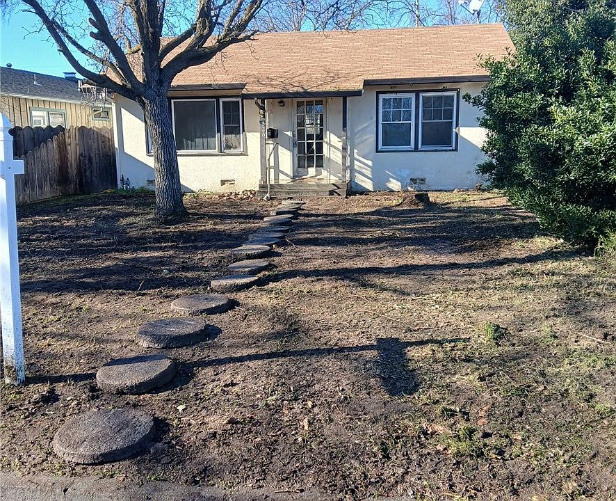 1st image of 826 East St