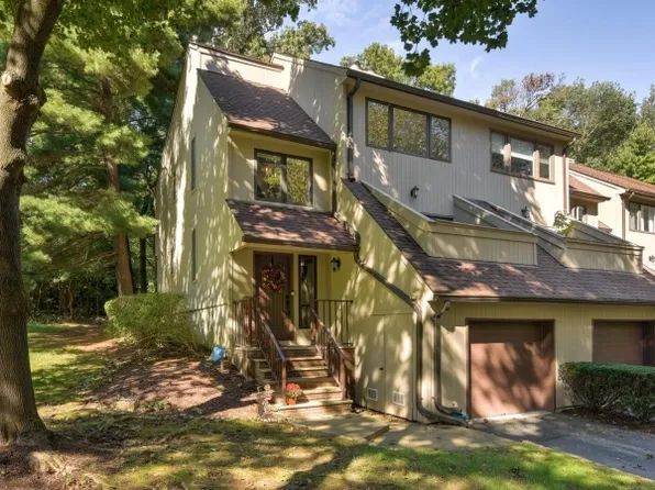 23 Newcastle Ct, Mountain Lakes Boro, NJ 07046