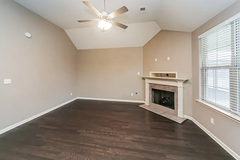 3 bed, 2.5 bath, 1531 sqft, $2,065 — Photo 4