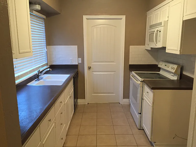 2847 Indian Creek Blvd — Photo 5