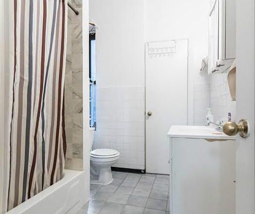 4th image of 17 Saint Marks Pl APT 020