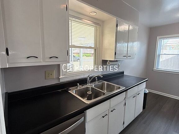 5th image of 584 Podesta St