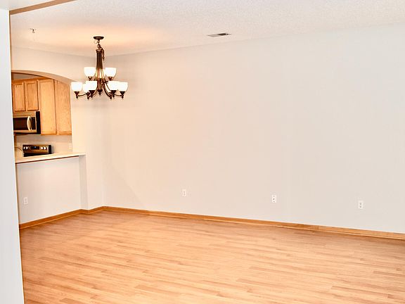 5th image of 13900 53rd Ave N APT 102
