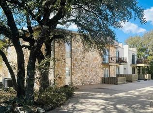1008 Clayton Nolen Dr, Horseshoe Bay, TX 78657