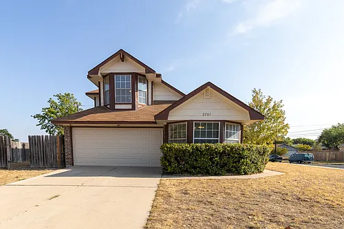 2701 Woodlands Dr Photo 1