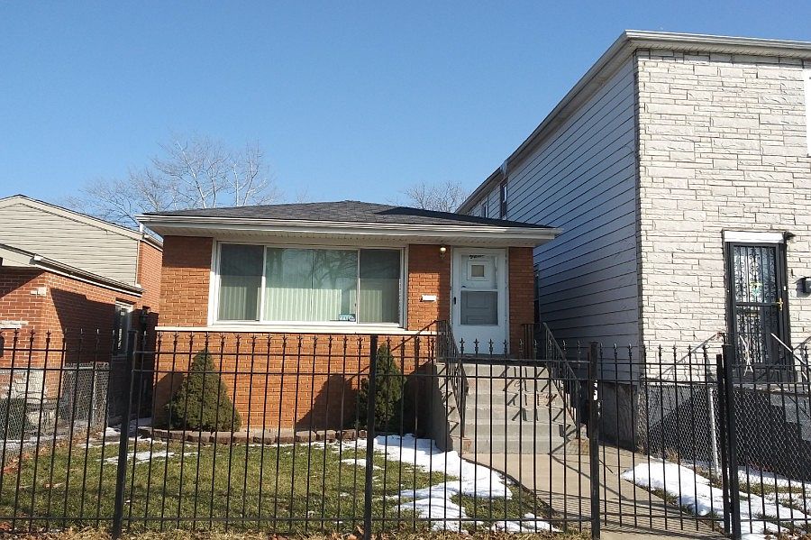 1st image of 9257 S Calumet Ave