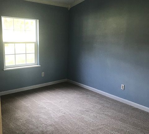 5th image of 27 Pecan Place Ln