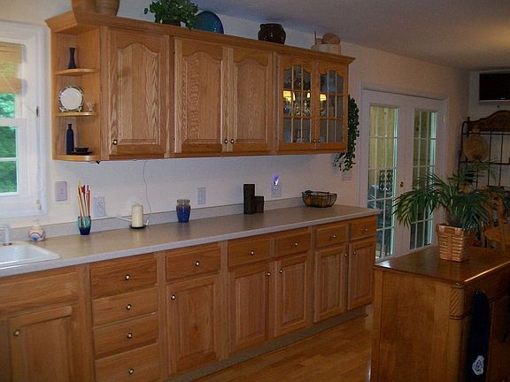 3rd image of 154 Greyland Dr