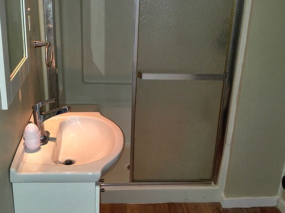 4th image of 127 Johns St