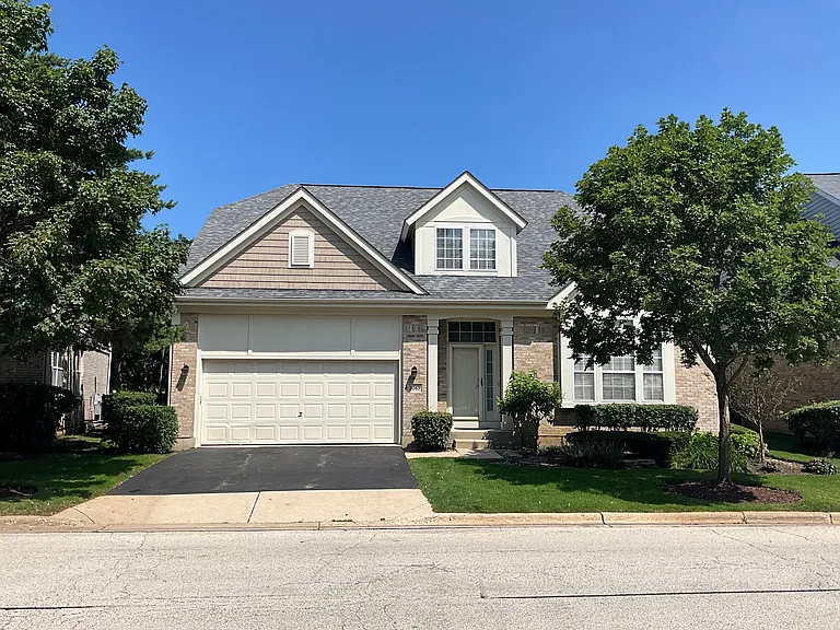 2069 Inverness Dr — Photo 1