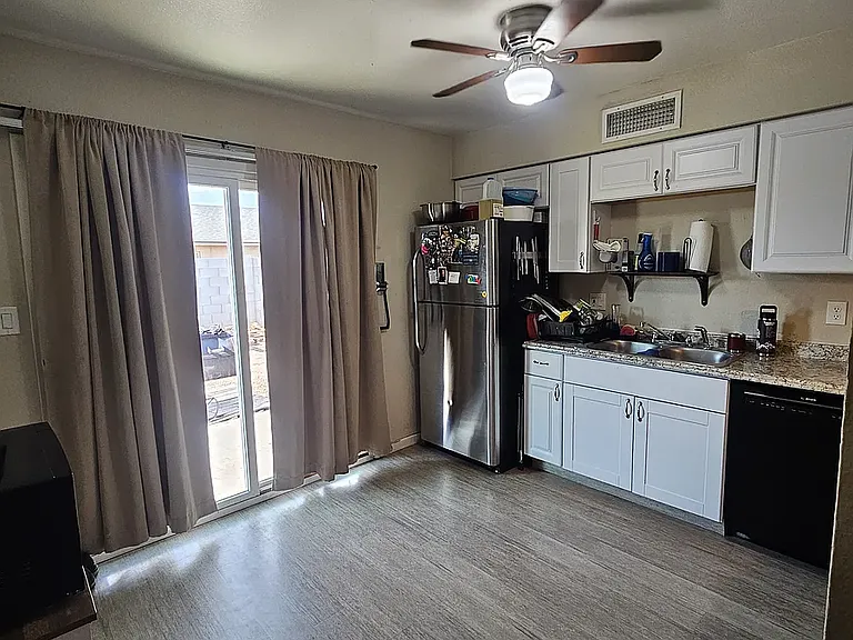 600 E Monterey St #A — Photo 5