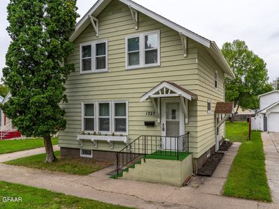 1327 Walnut St, Grand Forks, ND, 58201