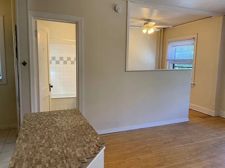 719 Knapp — Photo 32
