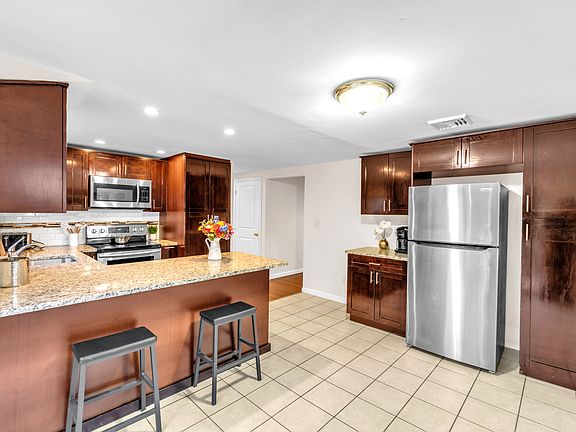 4th image of 80 E Century Rd Unit 2